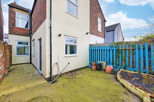 Courtyard Garden- click for photo gallery